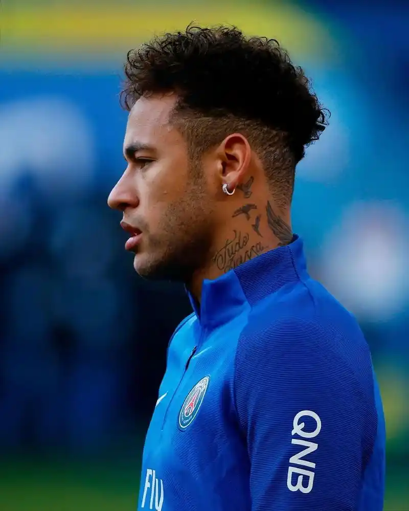 议的背后 议的背后